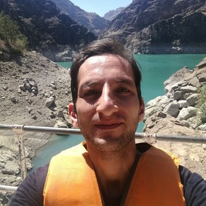 پروفایل حسین احمدنژاد