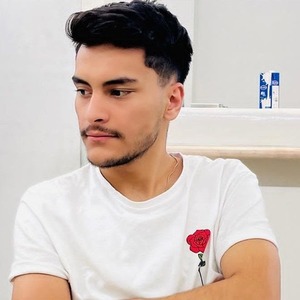 پروفایل آرمان حسینی