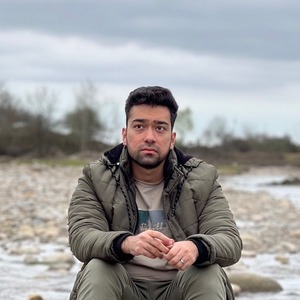 پروفایل علی مجنون