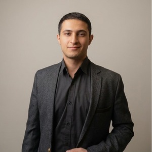 پروفایل Alireza Holghi