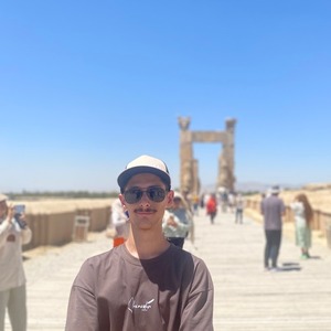 پروفایل فرزاد هادی زاده