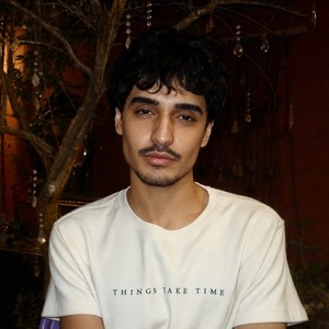 پروفایل داریوش محمدزاده