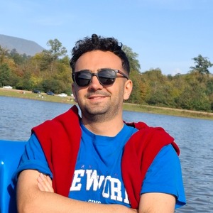 پروفایل امین احمدی