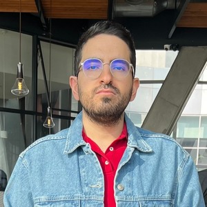 پروفایل علی ایزدی