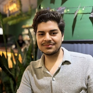 پروفایل محمد جواد اکبری