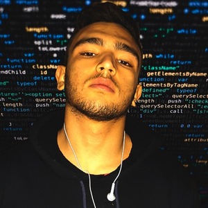 پروفایل پارسا رستمی