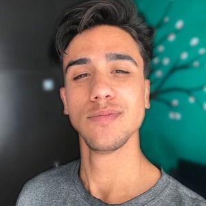 پروفایل رضا عنبرسوز