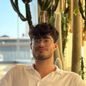 پروفایل احسان اصغرزاده