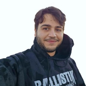 پروفایل علی زارع