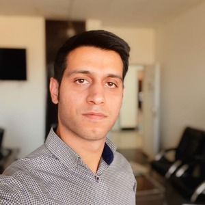 پروفایل پوریا صادقی