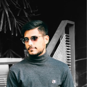 پروفایل حامد صادق زاده
