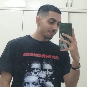 پروفایل شایان باقریان