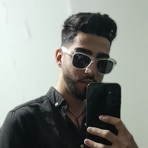 پروفایل علیرضا نقاش