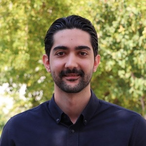 پروفایل امیرحسین شاکری