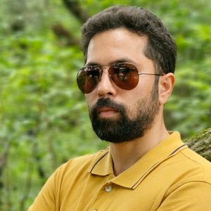 پروفایل احمد مکاریان