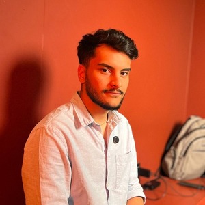 پروفایل آرمان حسینی