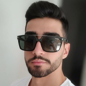 پروفایل علیرضا نقاش