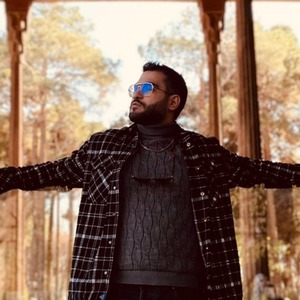 پروفایل امیر محمد ذکاوتی