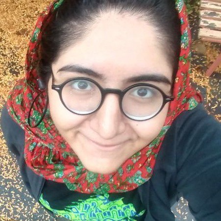 نیلوفر صدقی